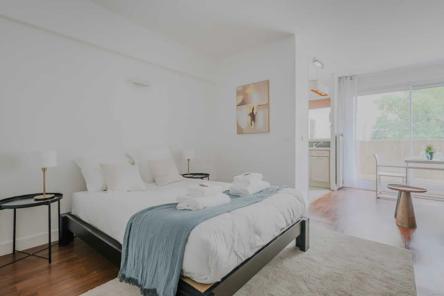  Charming Paris Retreat: Modern Comforts And Prime Location  -  Charming Paris Retreat: Modern Comforts and Prime Location  - Gallery -  6