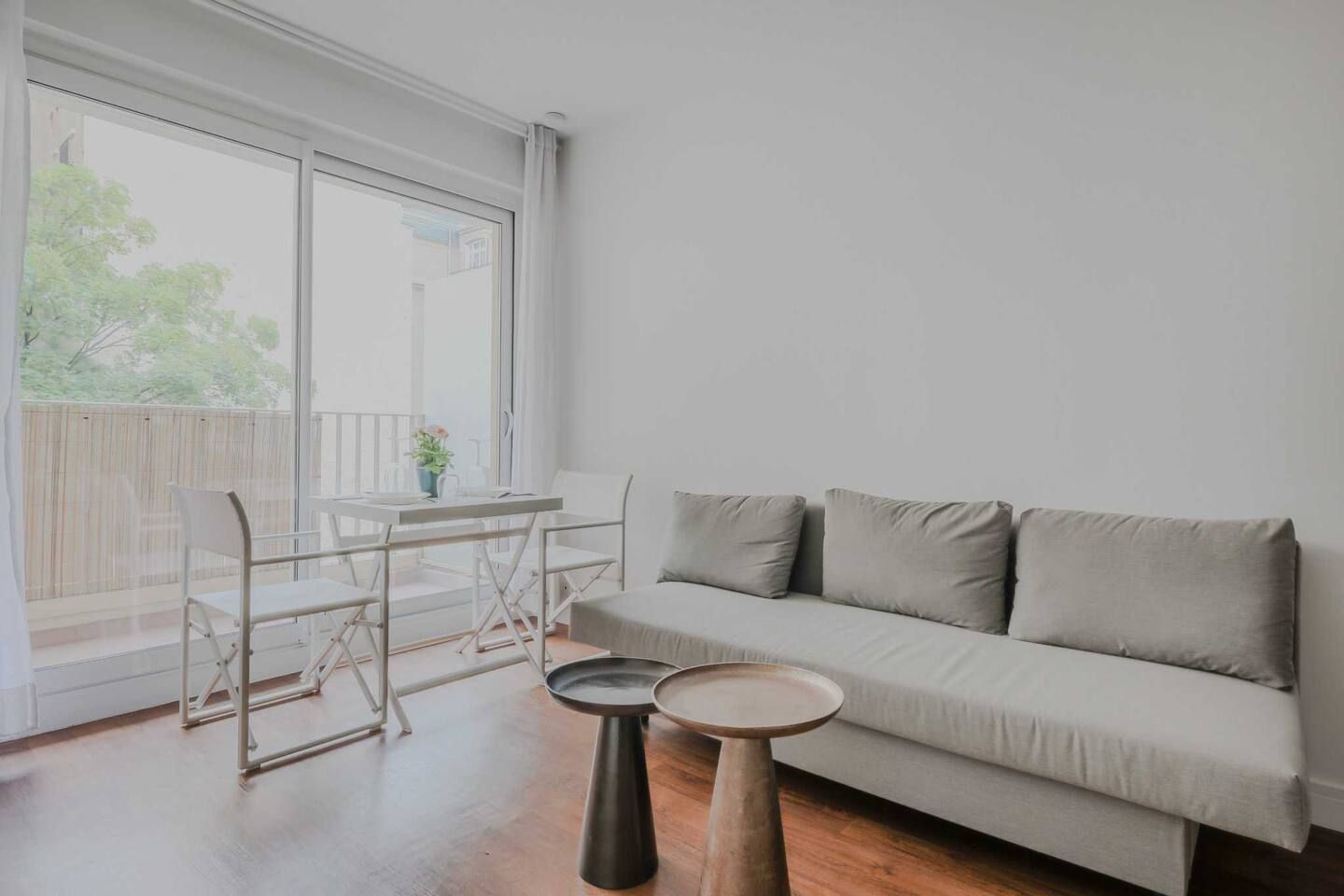 Charming Paris Retreat: Modern Comforts And Prime Location  -  Charming Paris Retreat: Modern Comforts and Prime Location  - Gallery -  2