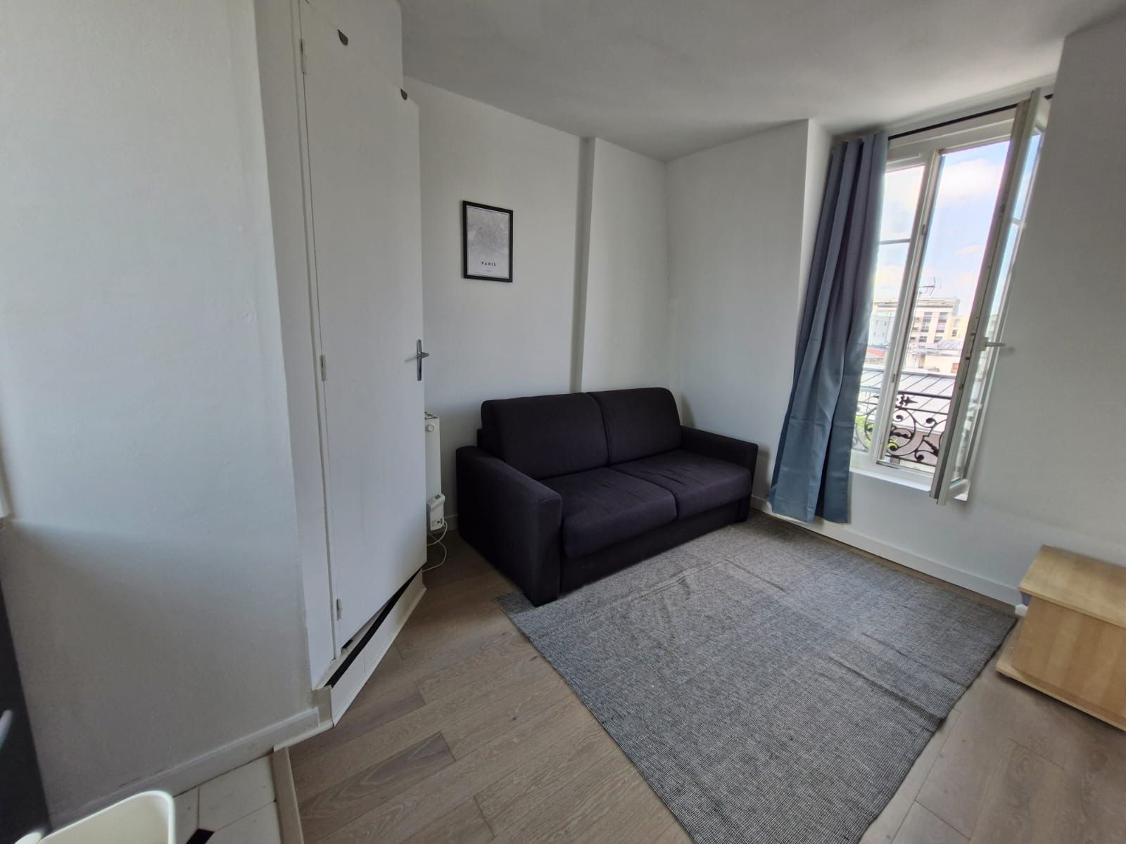  Bright Renovated Top-Floor Studio With Rooftop Views  -  Bright renovated top-floor studio with rooftop views  - Gallery -  10