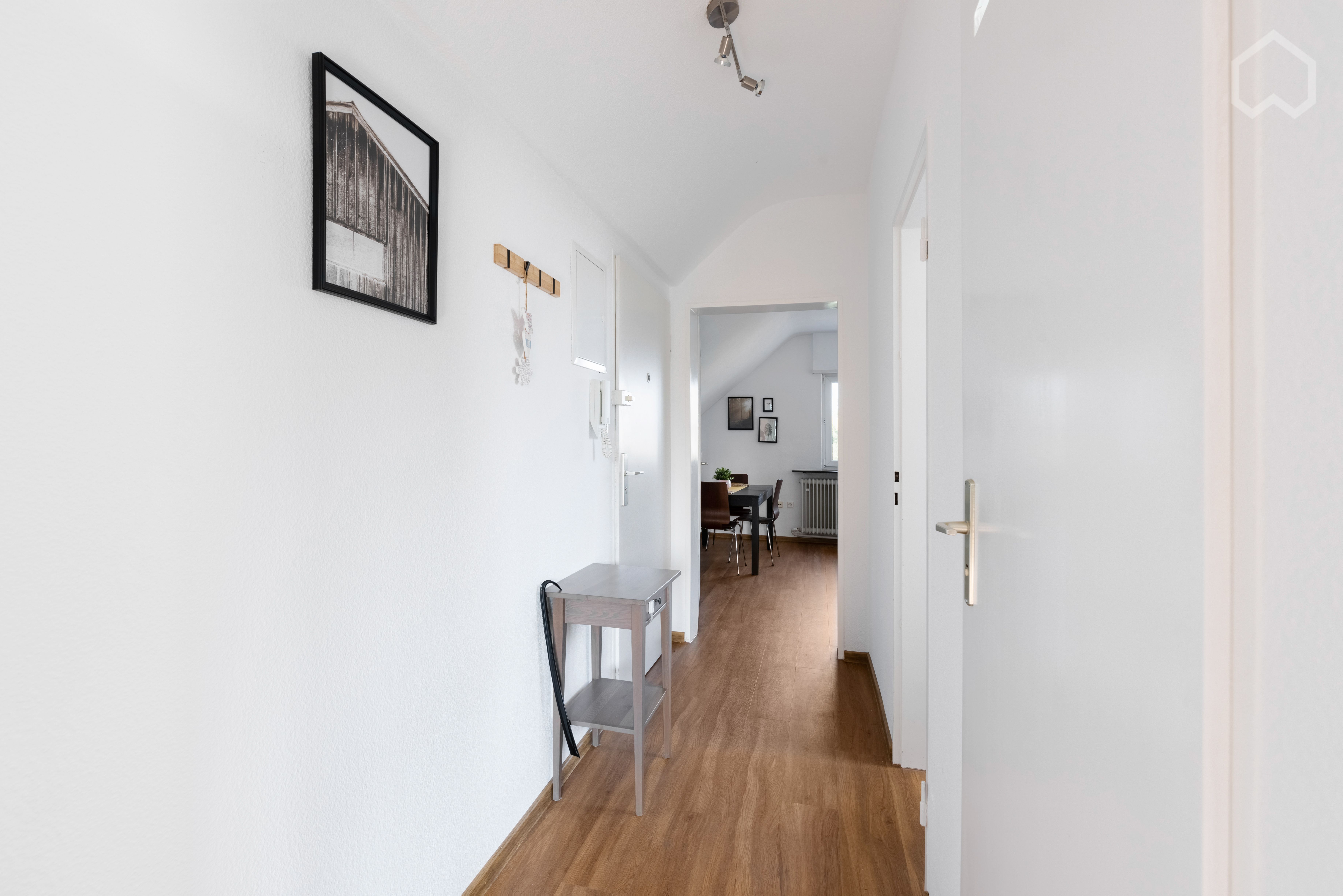 Charming Apartment In Calm Neighbourhood - 1