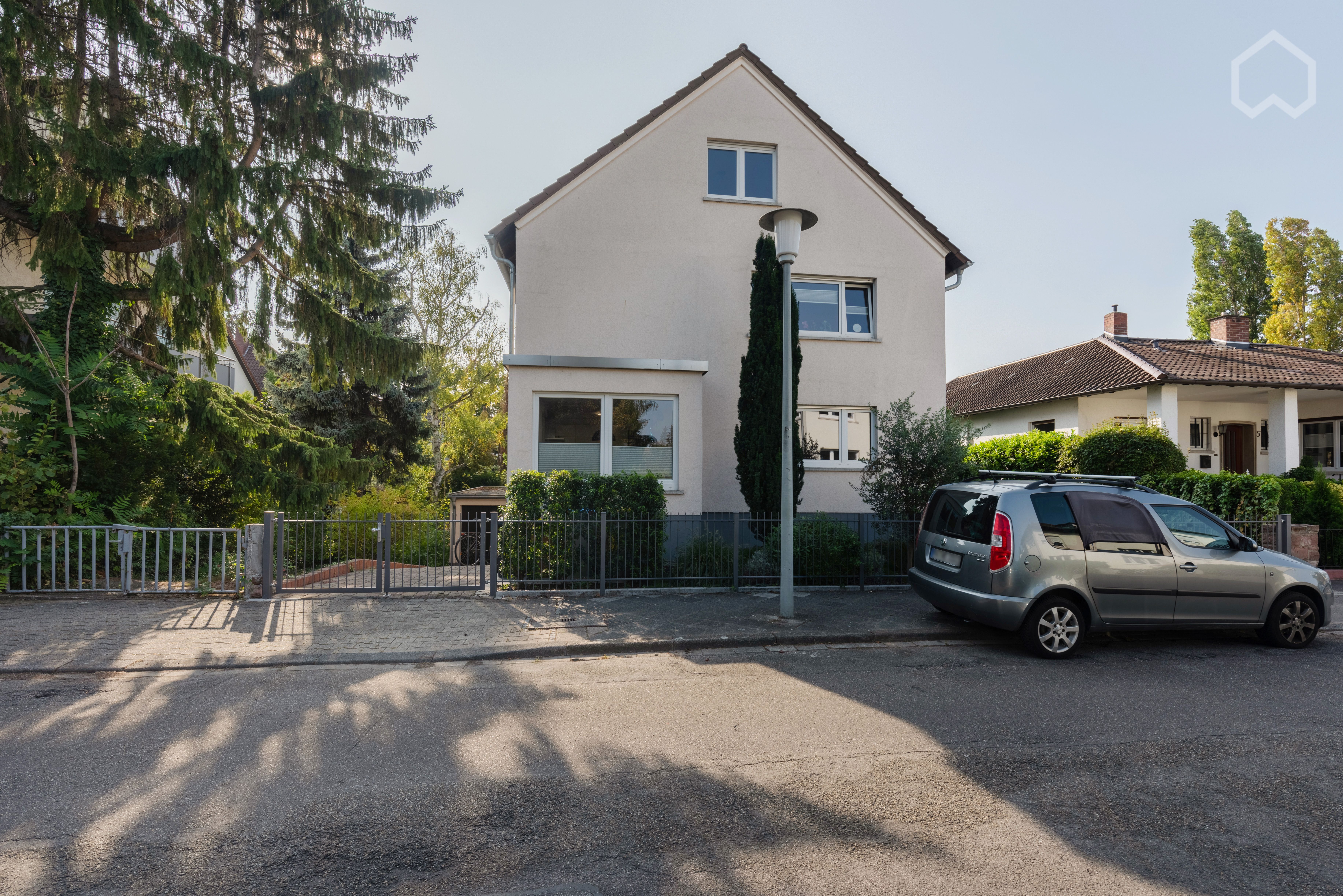 Charming Apartment In Calm Neighbourhood - 4