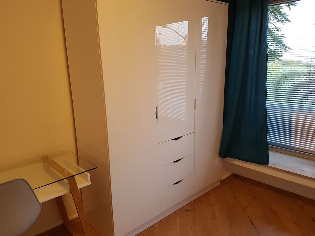  Attractive Furnished Apartment Near Essen Main Station With Two Bedrooms  -  Attractive furnished apartment near Essen main station with two bedrooms  - Gallery -  9