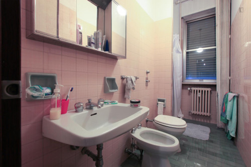 Single bedroom in 5-bedroom apartment - Gallery - 7