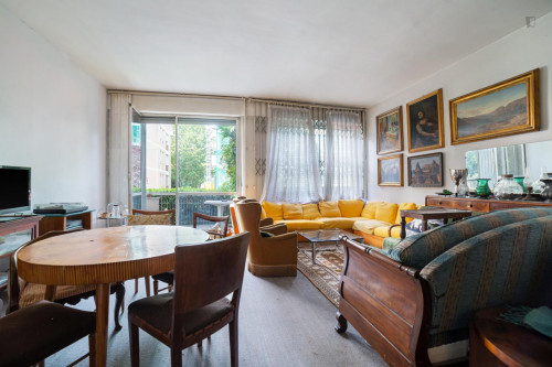 Single bedroom in 5-bedroom apartment - Gallery - 13