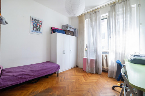 Single bedroom in 5-bedroom apartment - Gallery - 10