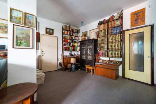 Single bedroom in 5-bedroom apartment - Gallery - 11