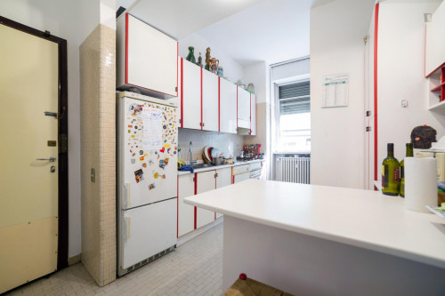 Single bedroom in 5-bedroom apartment