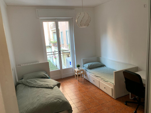 Fully furnished and renewed single bedroom with balcony