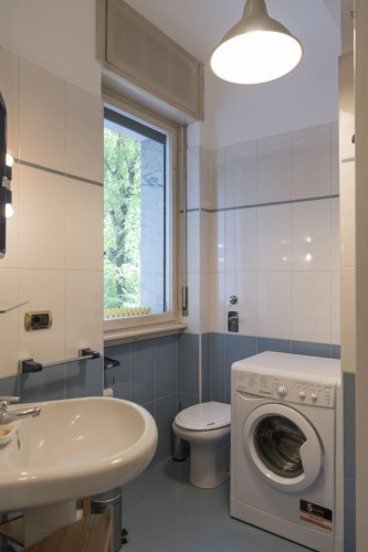 Brand new bedroom, with balcony and Air Conditioning - Gallery - 6