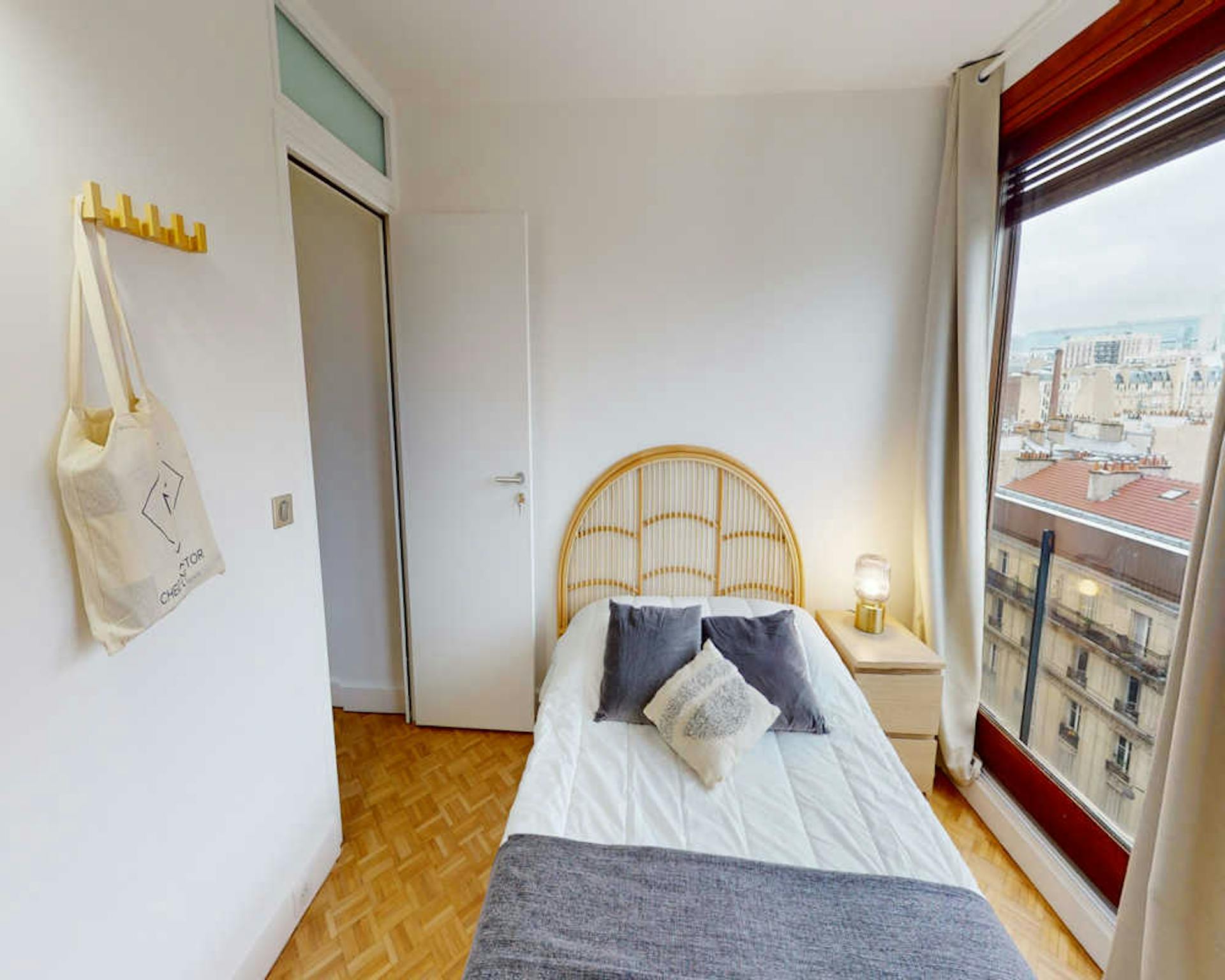  Private Room  -  Rue Lecourbe, Paris  - Gallery -  1