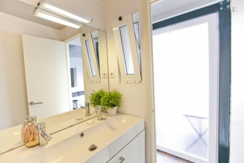 Modern and bright 2-bedroom apartment with a terrace in São Bento - Gallery - 17