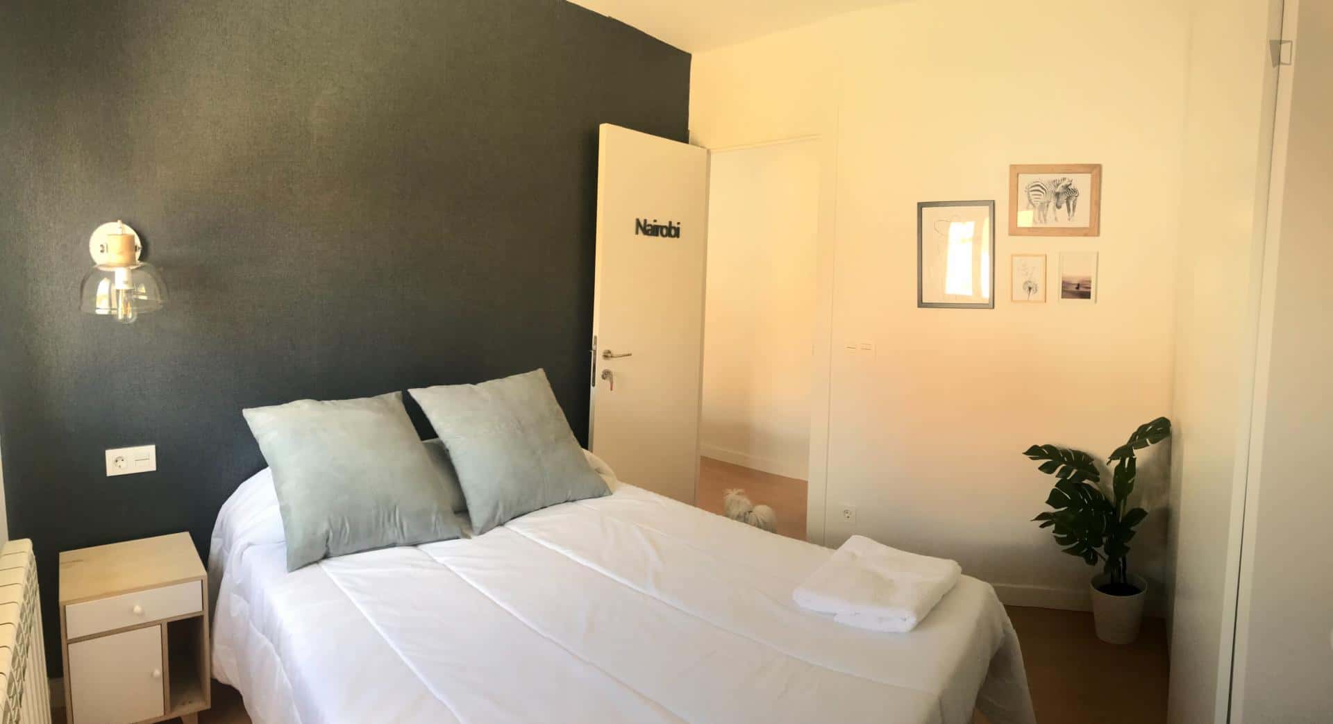 Room In Calle Esperanza, Salamanca With 5 Bedrooms - 2