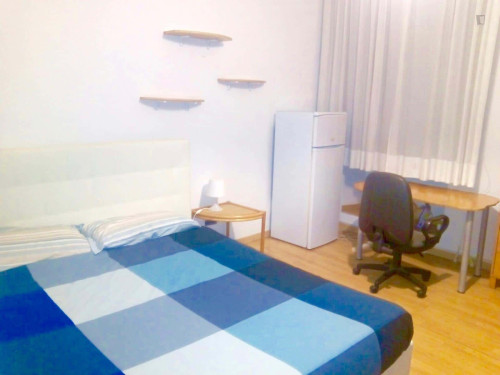 Room in Via Mirandola, Roma for 60 m² with 3 bedrooms