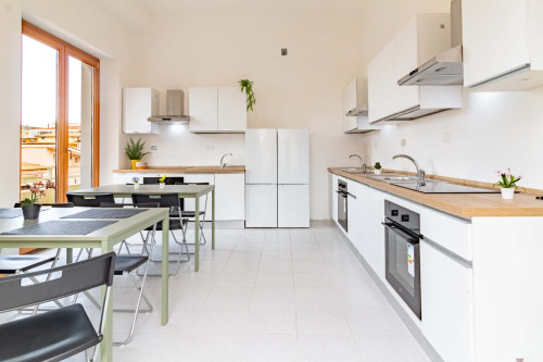 APP A Letto singolo 4 bis - Bagno condiviso - Viale Marconi, Pescara