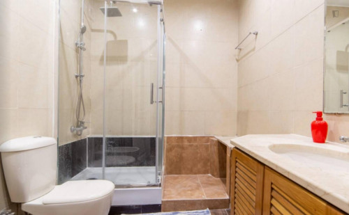 Bright double bedroom in Arroios with Balcony - Gallery - 6