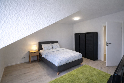 Top-equipped and modern top-floor flat (with air conditioning & home cinema) - Gallery - 17