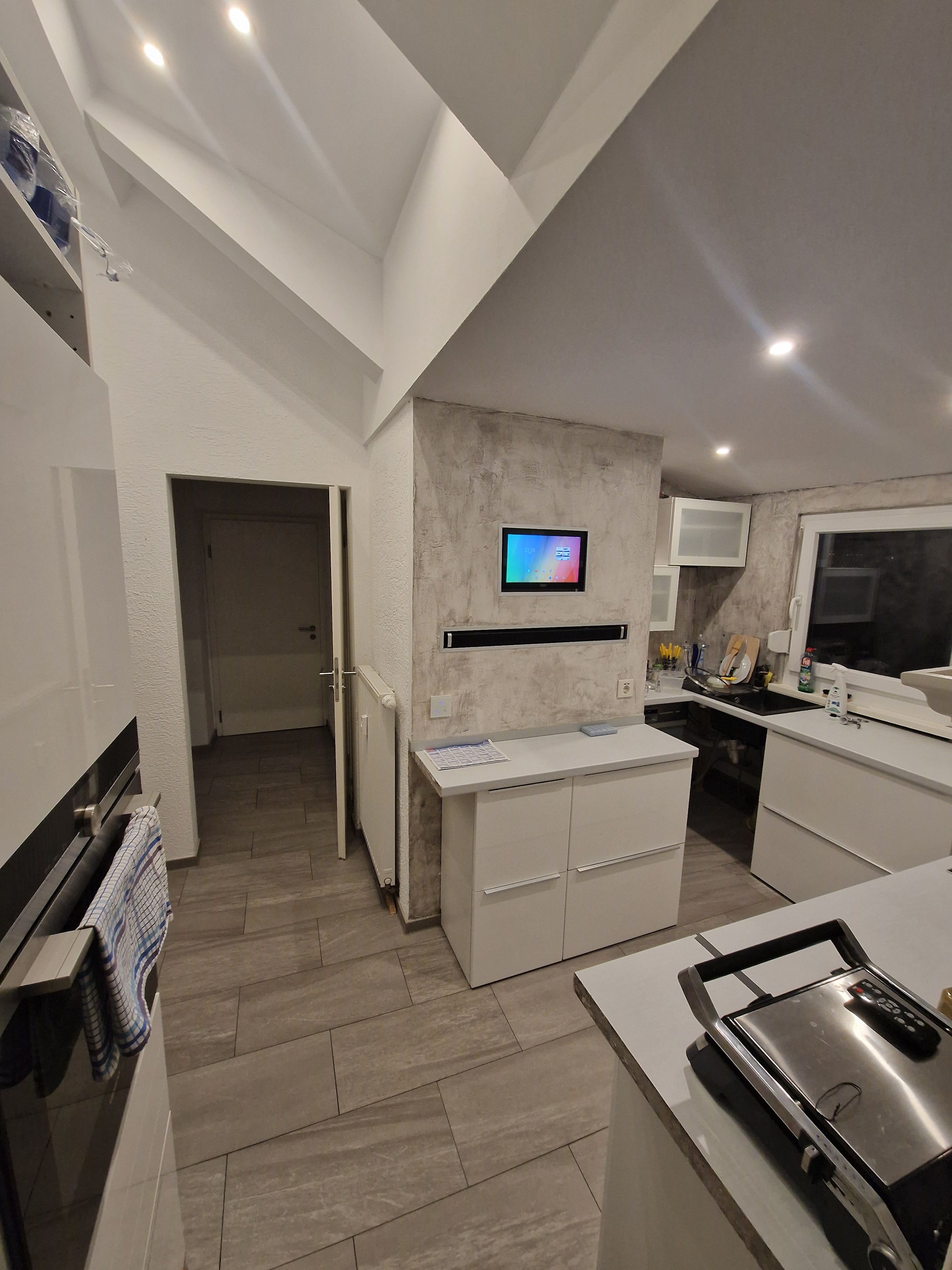Top-Equipped And Modern Top-Floor Flat (with Air Conditioning & Home Cinema) - 20