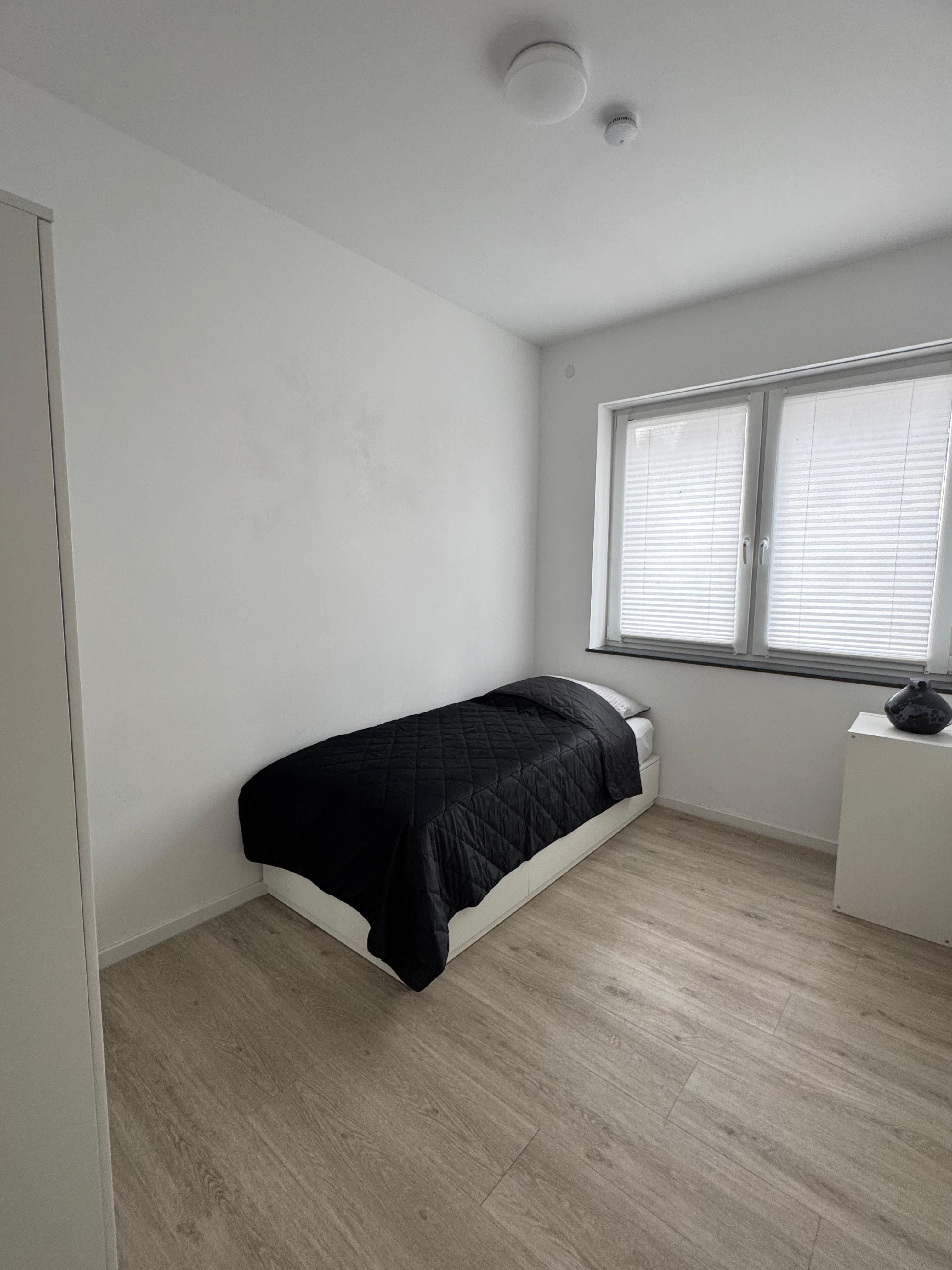 Modern & Neat Studio In Bielefeld - 2