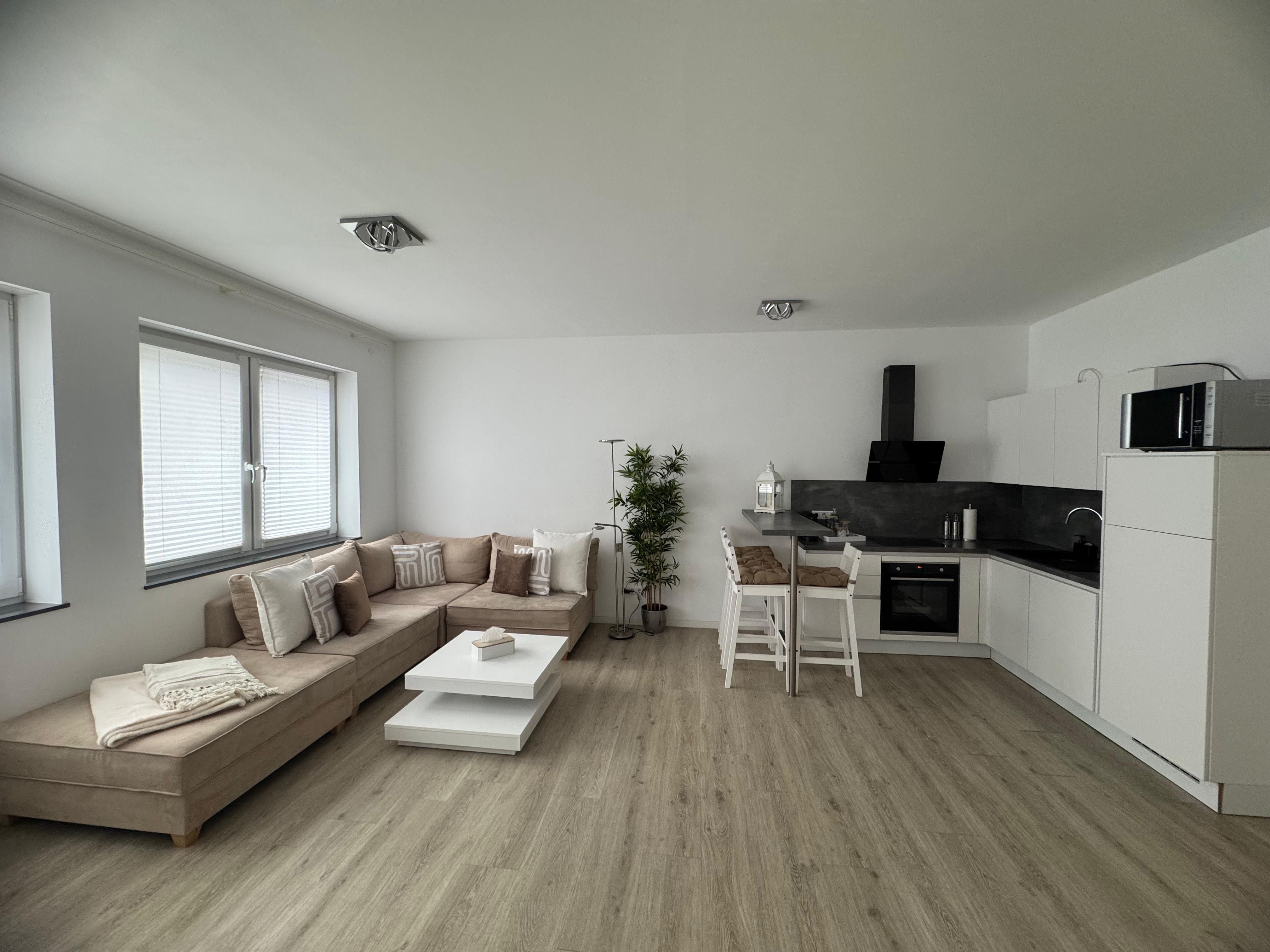 Modern & Neat Studio In Bielefeld - 10