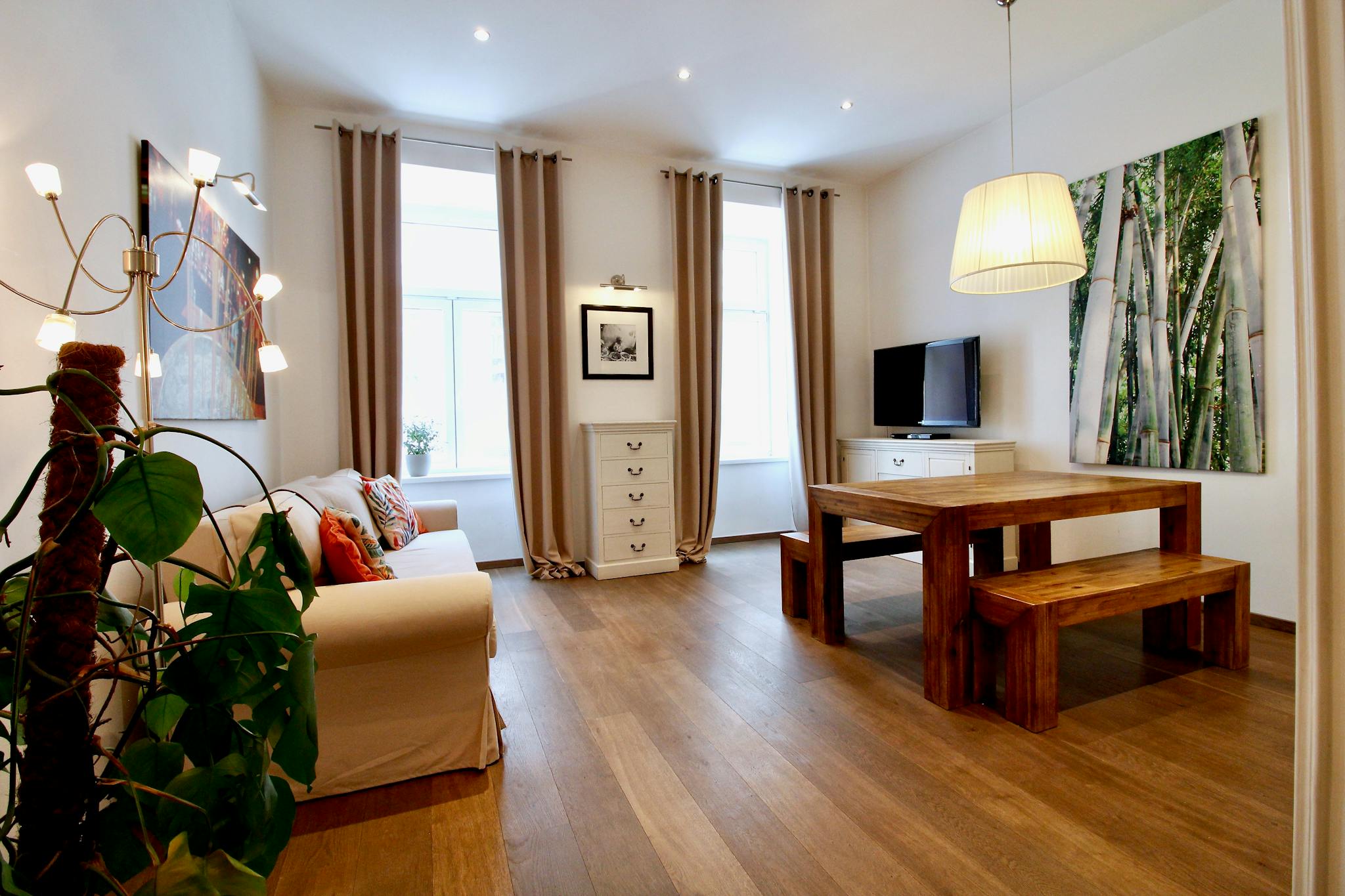  Entire Place  -  Neustiftgasse, Vienna  - Gallery -  1