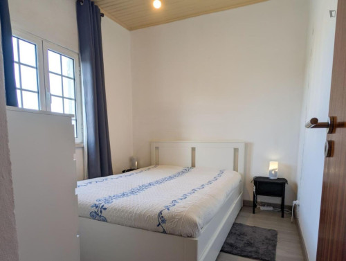Lovely 2 Bedroom House close to Coimbra-B Train Station