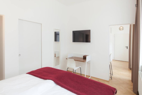 Welcoming 1-bedroom flat close to the Ottakring train station  - Gallery -  5