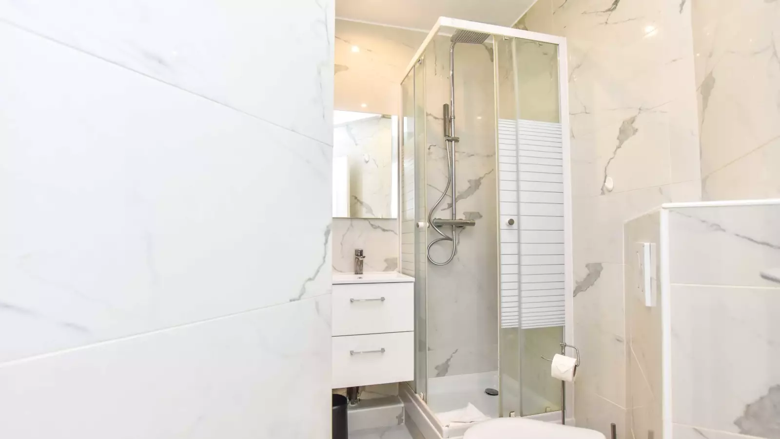  Studio  -  Studio apartment for rent in 18Ème Arrondissement  - Gallery -  6