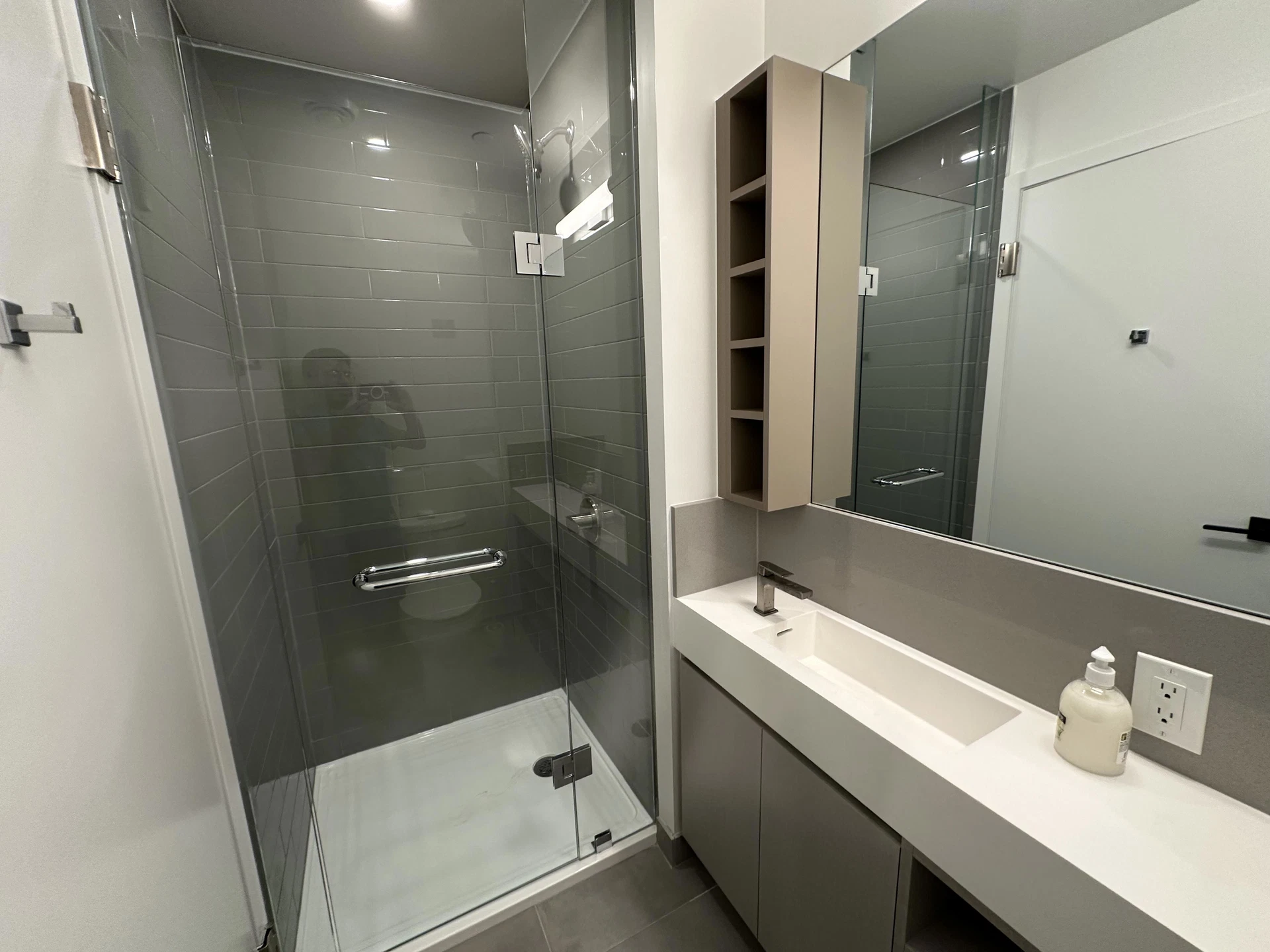  Silver Plus Room  -  319 Jarvis St  - Gallery -  5