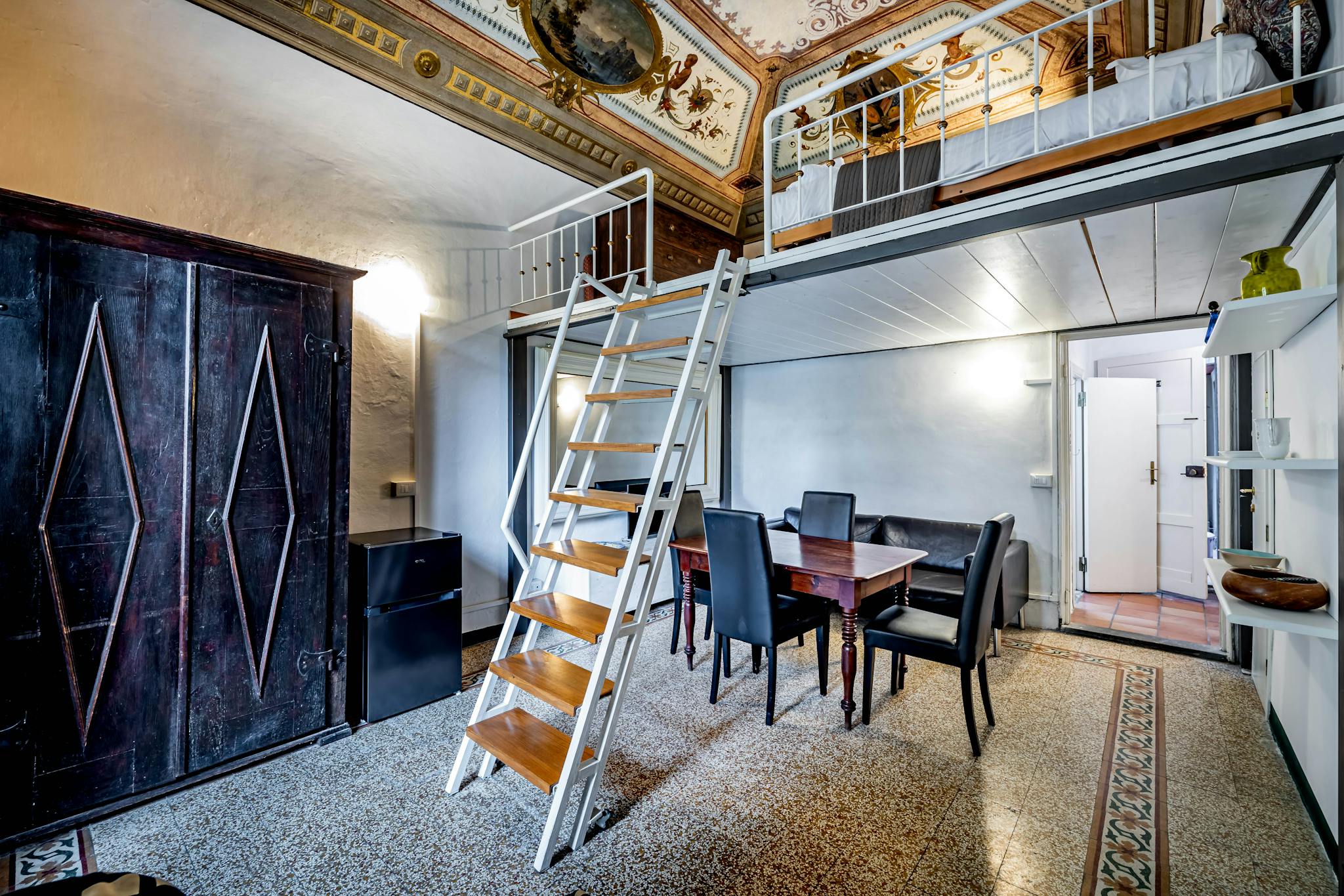  Entire Place  -  Via della Pergola, Florence  - Gallery -  1