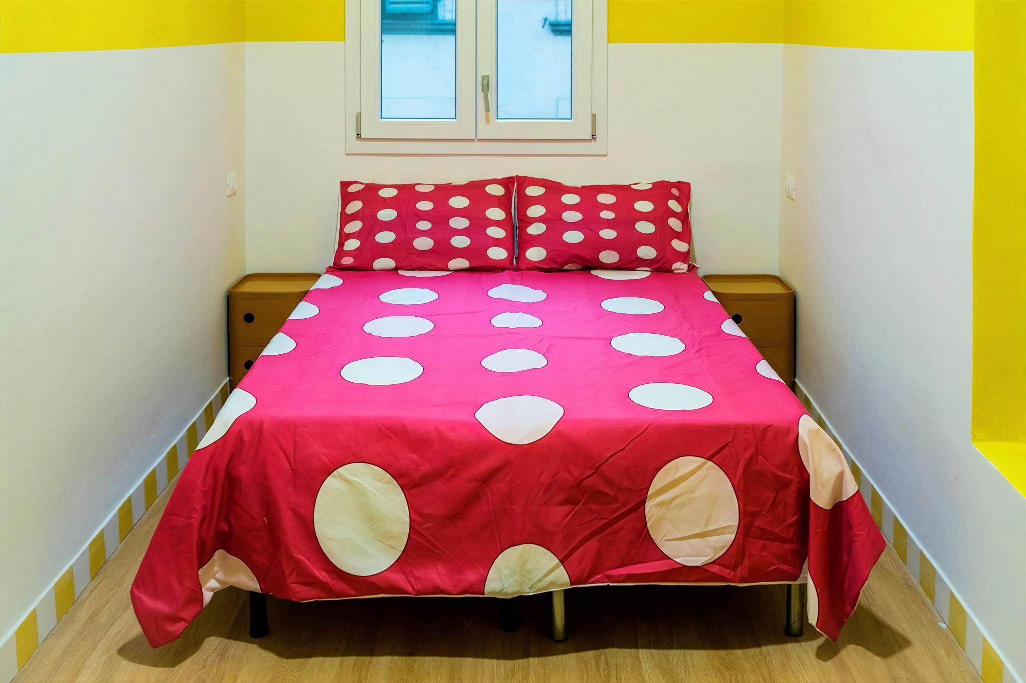  Shared Room  -  Via di Mezzo, Florence  - Gallery -  1