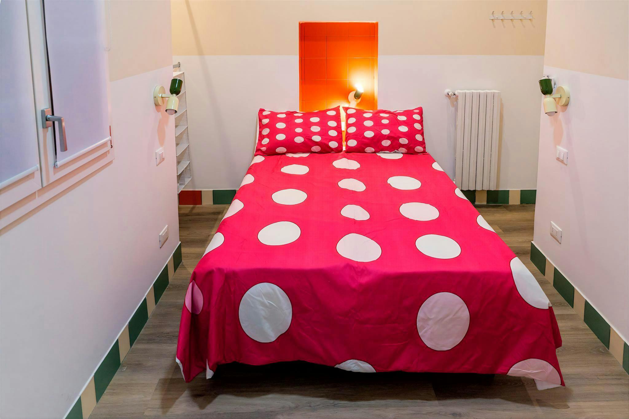  Shared Room  -  Via di Mezzo, Florence  - Gallery -  1