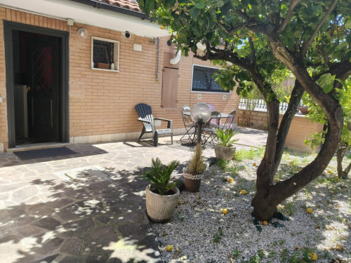 Two bedroom Apartment with garden - Gallery - 7