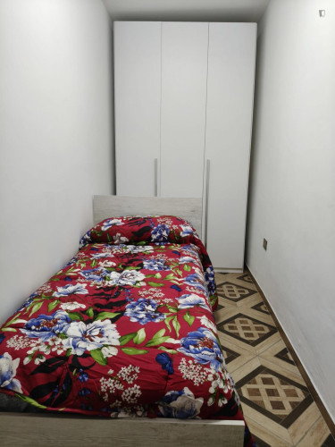 Two bedroom Apartment with garden - Gallery - 5