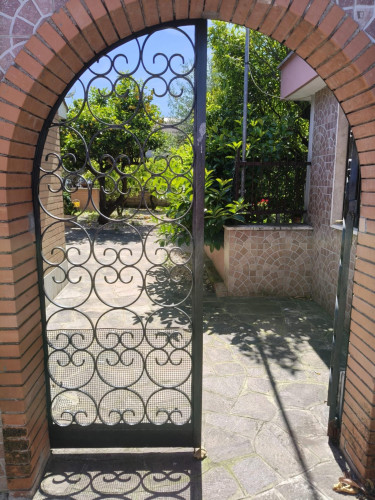 Two bedroom Apartment with garden - Gallery - 8