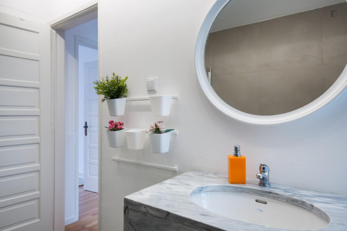 Inviting double bedroom not far from Santo Amaro train station - Gallery - 8