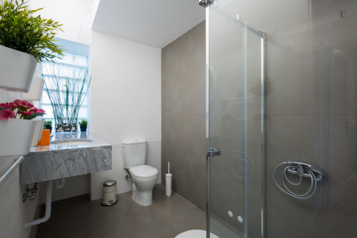 Inviting double bedroom not far from Santo Amaro train station - Gallery - 7