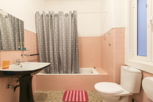 Comfy single bedroom near ISCTE - Instituto Universitário de Lisboa - Gallery - 13