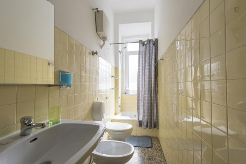 Comfy single bedroom near ISCTE - Instituto Universitário de Lisboa - Gallery - 14