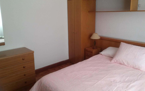 Room in Calle Goroabe, Pamplona with 2 bedrooms