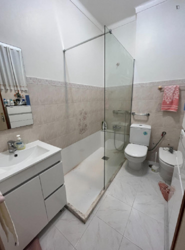 Comfy Double Bedroom close to Peniche Lighthouse