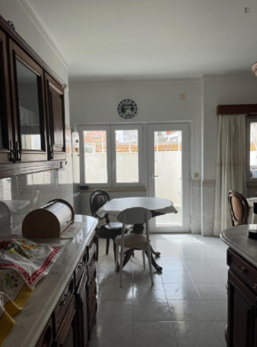 Comfy Double Bedroom close to Peniche Lighthouse
