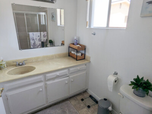 Sun-Filled Private Room & Bath