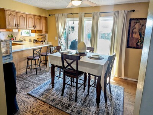 Sun-Filled Private Room & Bath - Gallery - 13