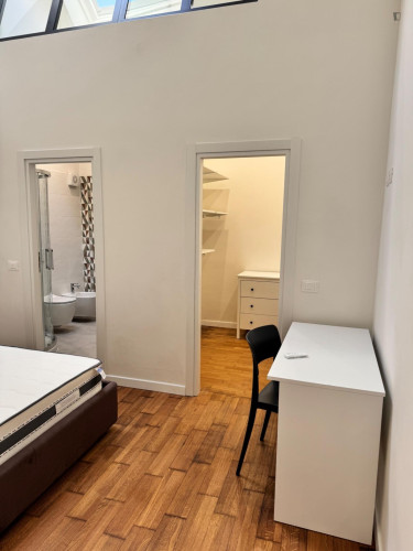 Single Bedroom with Private Bathroom and Kitchen