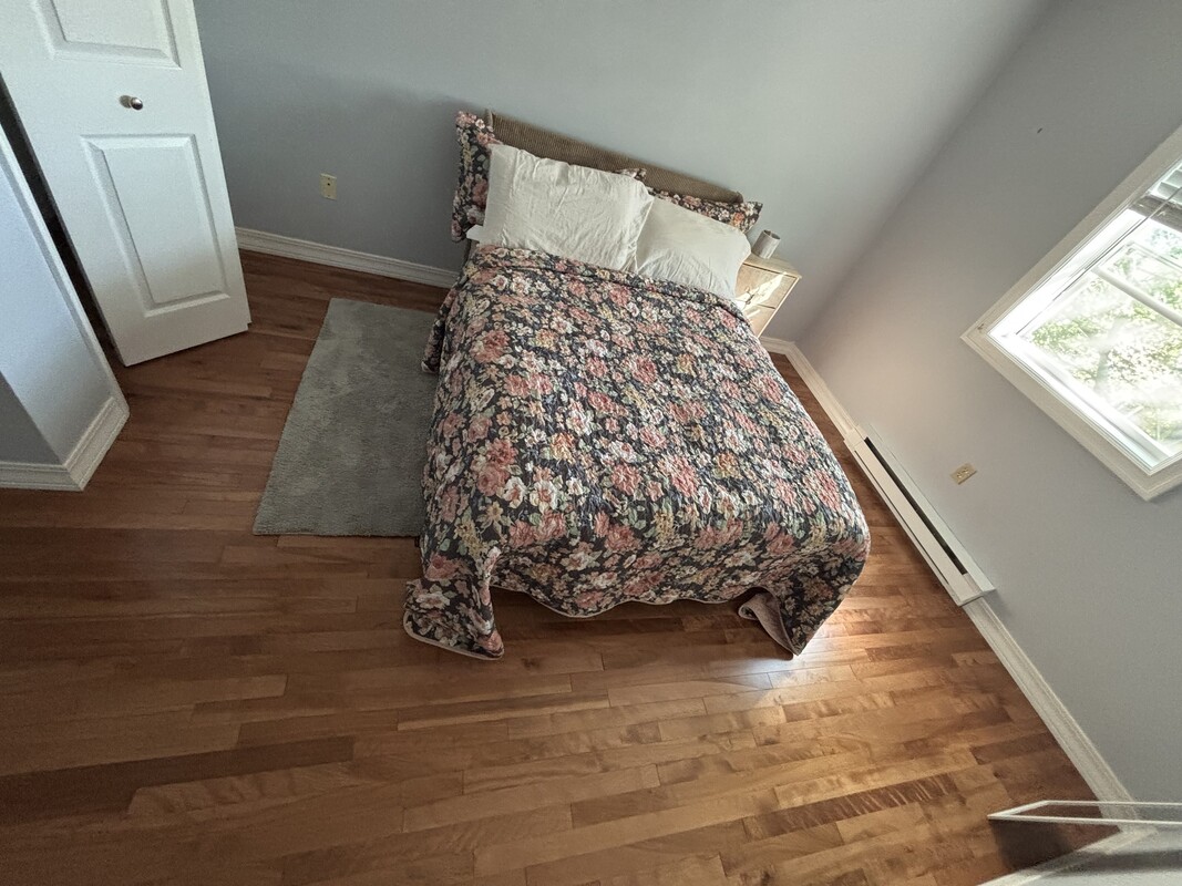 Room2 Upstairs (Full Room) - 1