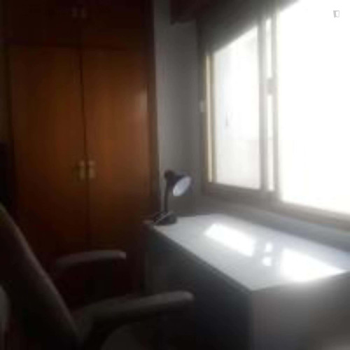 Room in Calle Rector Marín Ocete, Granada with 5 bedrooms - Gallery - 7