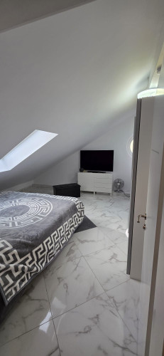 Designer Apartment with Spa Bath & Floor Heating - Gallery - 9