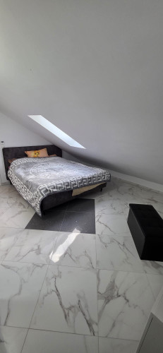 Designer Apartment with Spa Bath & Floor Heating - Gallery - 10