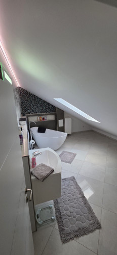 Designer Apartment with Spa Bath & Floor Heating - Gallery - 6