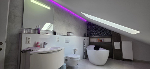 Designer Apartment with Spa Bath & Floor Heating